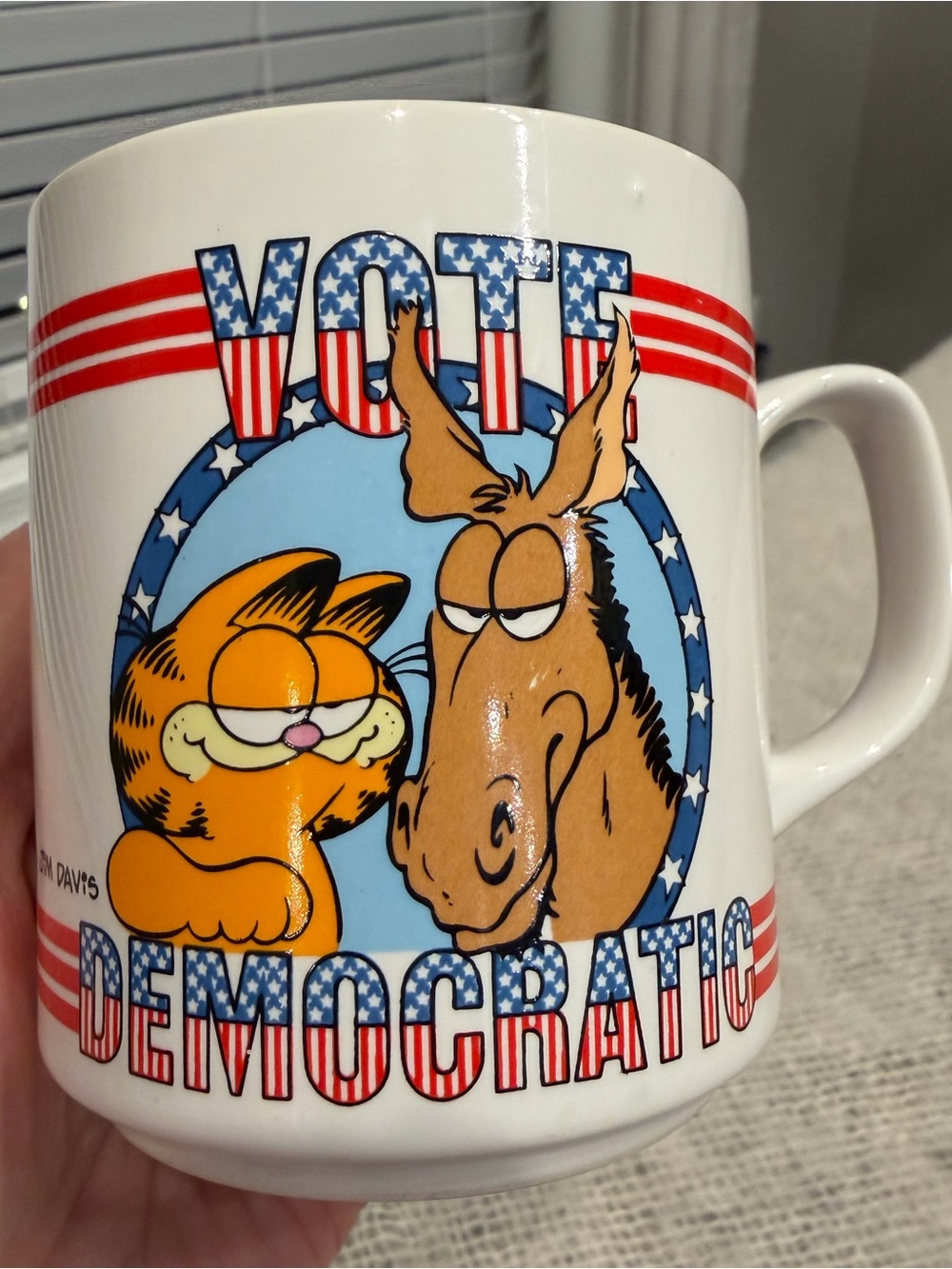 VINTAGE 1978 GARFIELD Vote Garfield /Democratic MUG - RARE!  Political.
